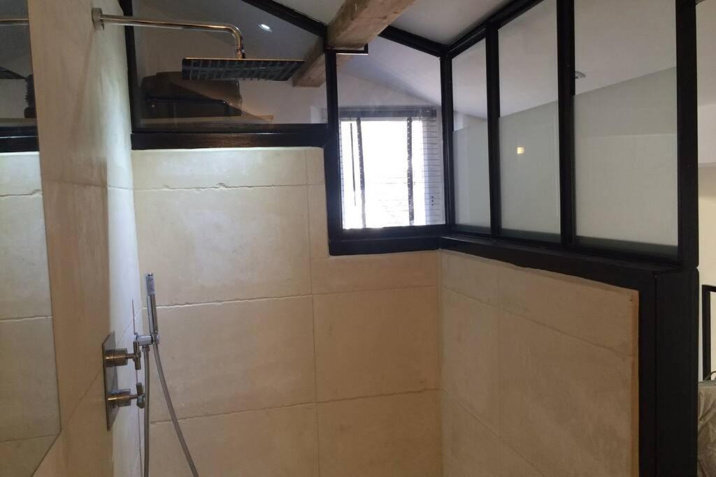 Duplex Avec Vue Sur Les Arenes Apartment Arles Exterior photo