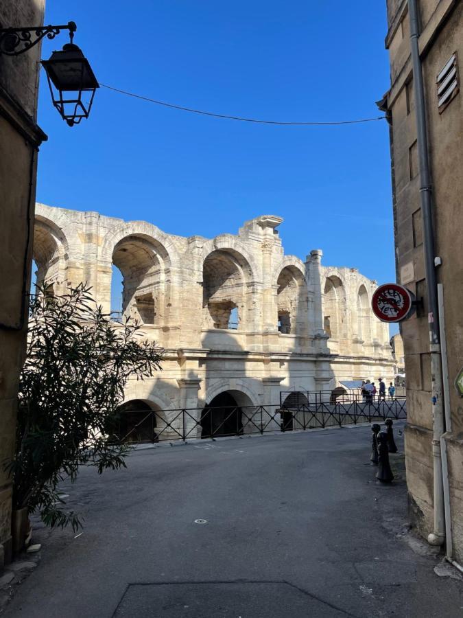 Duplex Avec Vue Sur Les Arenes Apartment Arles Exterior photo